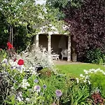 House Bed & Breakfast Collon