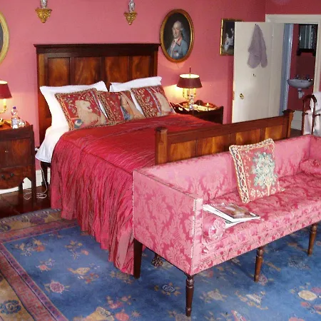 Bed & Breakfast House