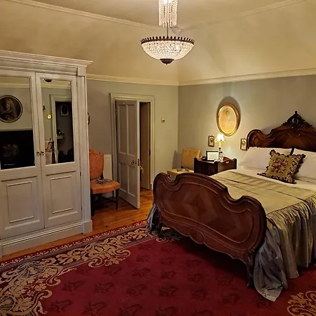 House Bed & Breakfast Collon