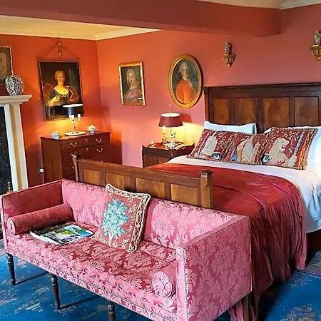 Bed & Breakfast House